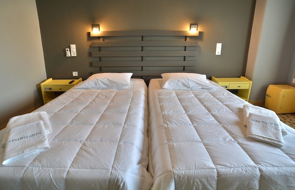 Double or Twin Room, 3 Twin Beds, Non Smoking, City View photo 2
