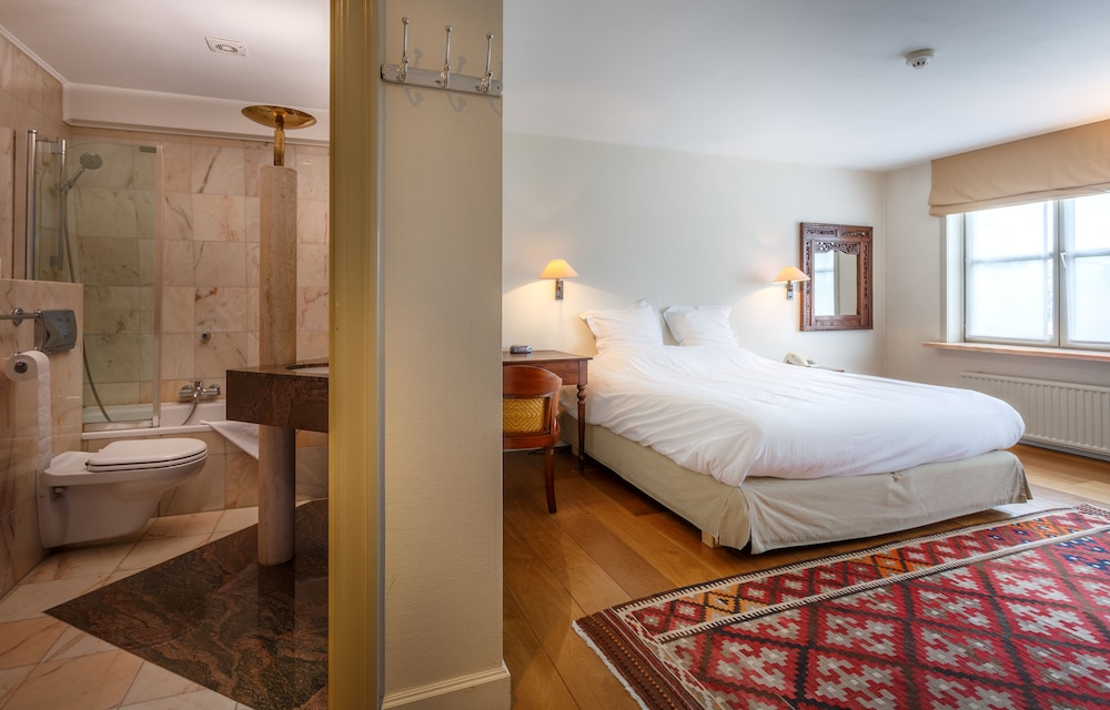 Deluxe Double Room, 1 King Bed photo 1
