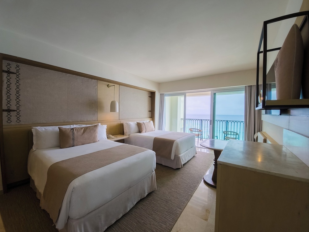 Premier Superior Ocean Front Double