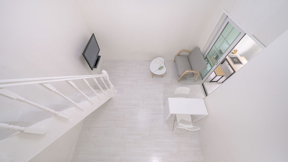 Basic Room, 1 Bedroom (A102) - Photo 6