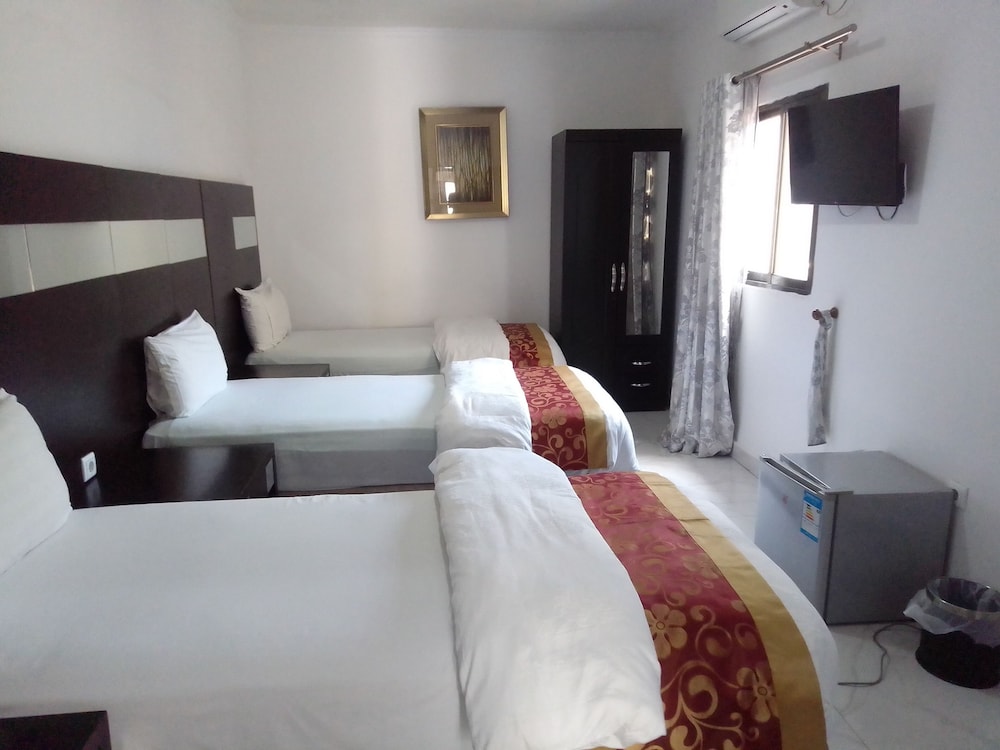 Deluxe Triple Room photo 2