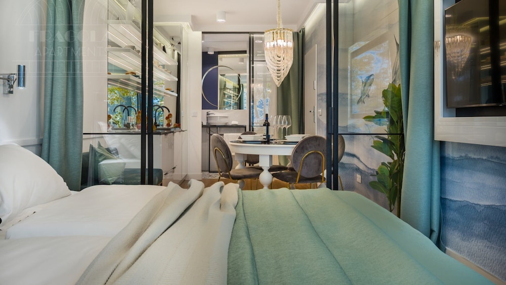 Premium Apartment, 3 Bedrooms, Balcony, River View - Photo 7
