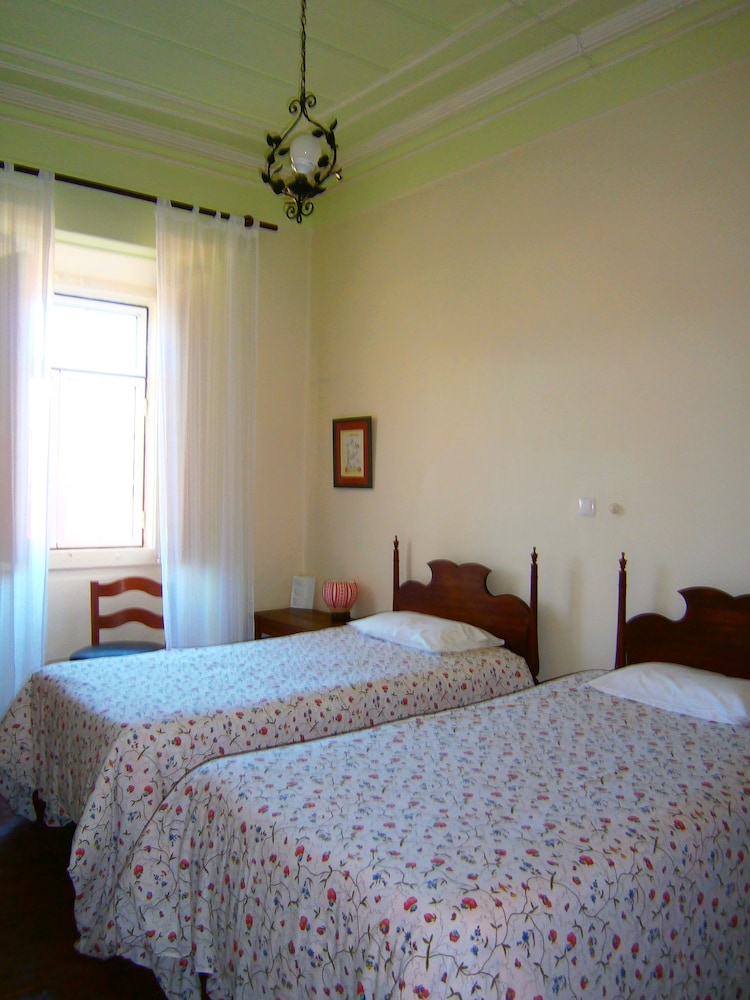 Twin Room - Photo 1