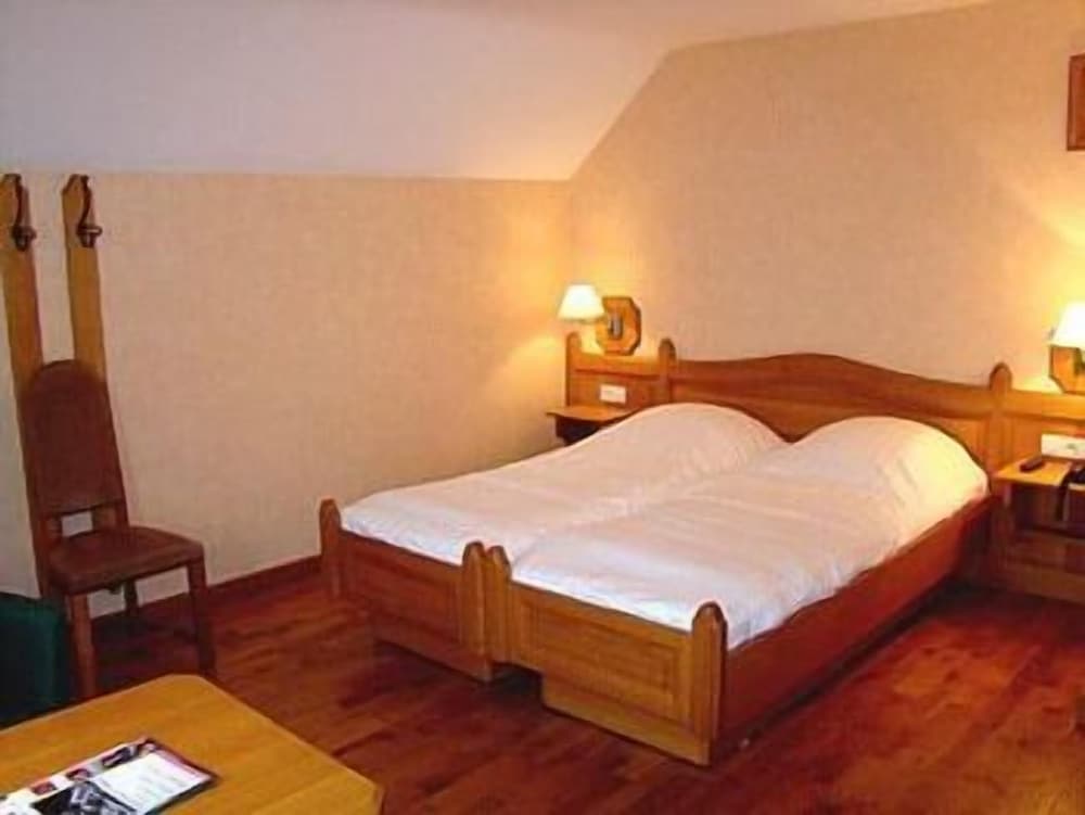 Standard Double Room photo 2