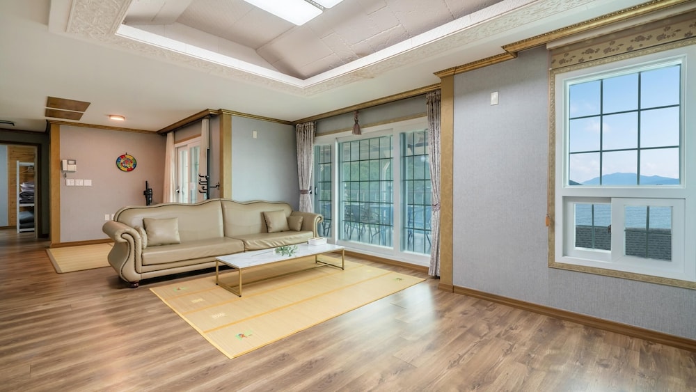 Basic Room, 3 Bedrooms (VIP ROOM)