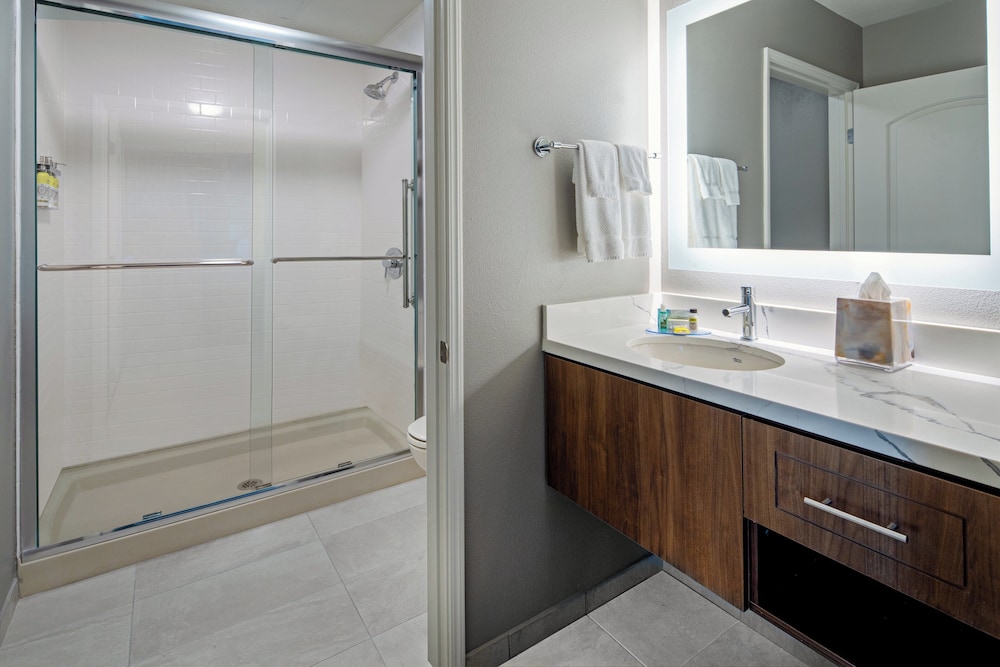 Studio Suite, 1 Queen Bed, Accessible Bathtub, Kitchen (Accessible Tub) - Photo 7