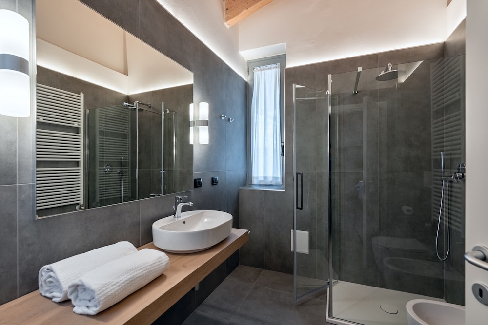 Deluxe Double Room - Photo 21