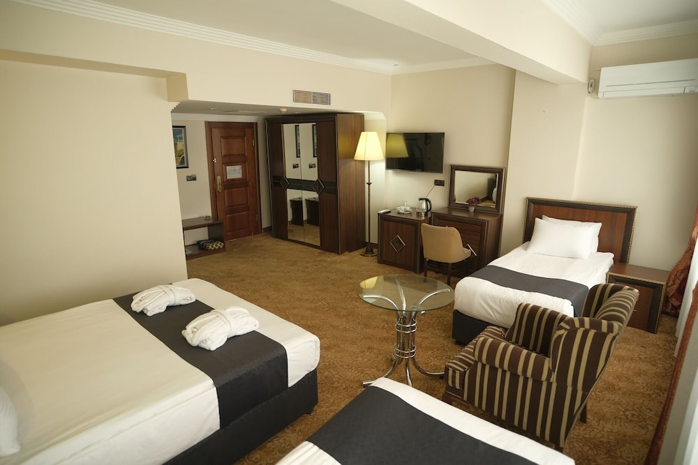 Standard Triple Room photo 2