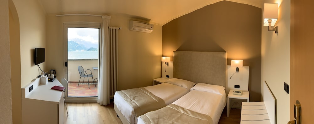 Panoramic Room, Balcony, Lake View (Attic)