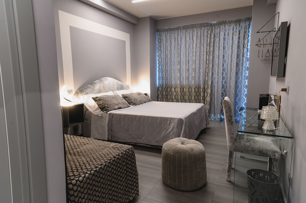 Deluxe Room - Photo 6