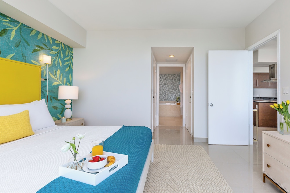 Boutique Corner Apart, 2/2, Sofa Bed, Ocean View, Balcony4210