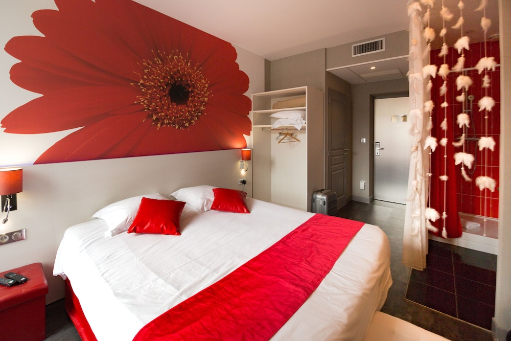 Standard Double Room, City View photo 2