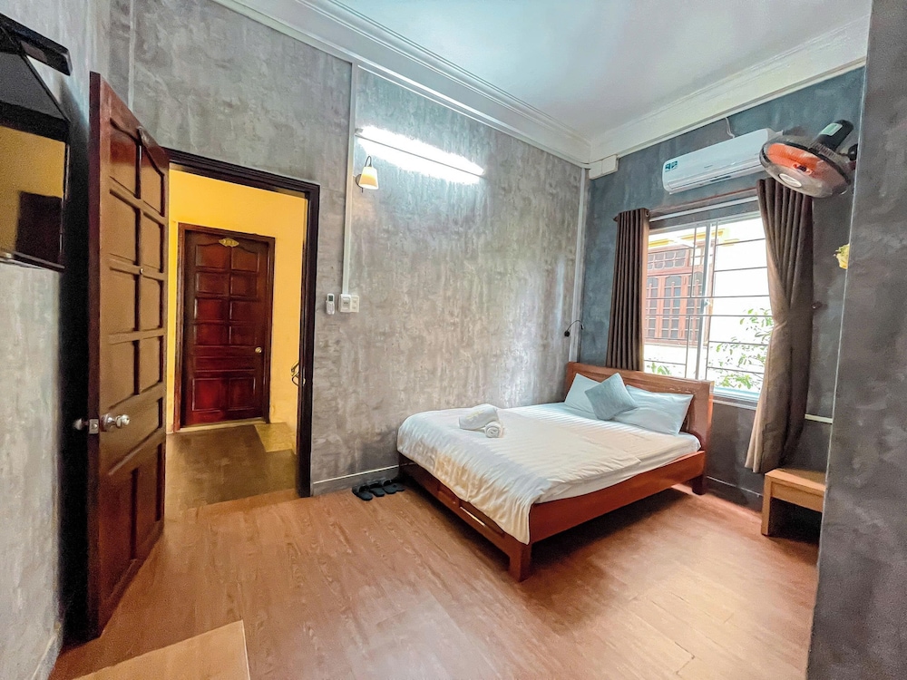 Basic Double Room Single Use, 1 Bedroom, Non Smoking, Private Bathroom photo 1