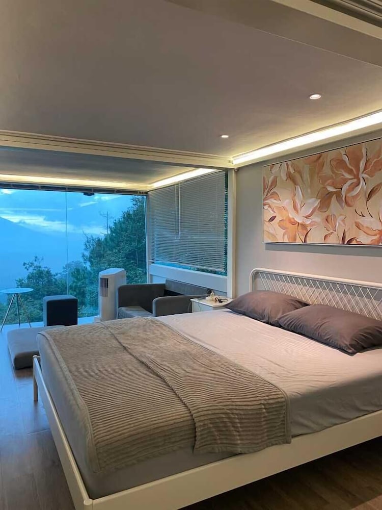 Basic Villa photo 1