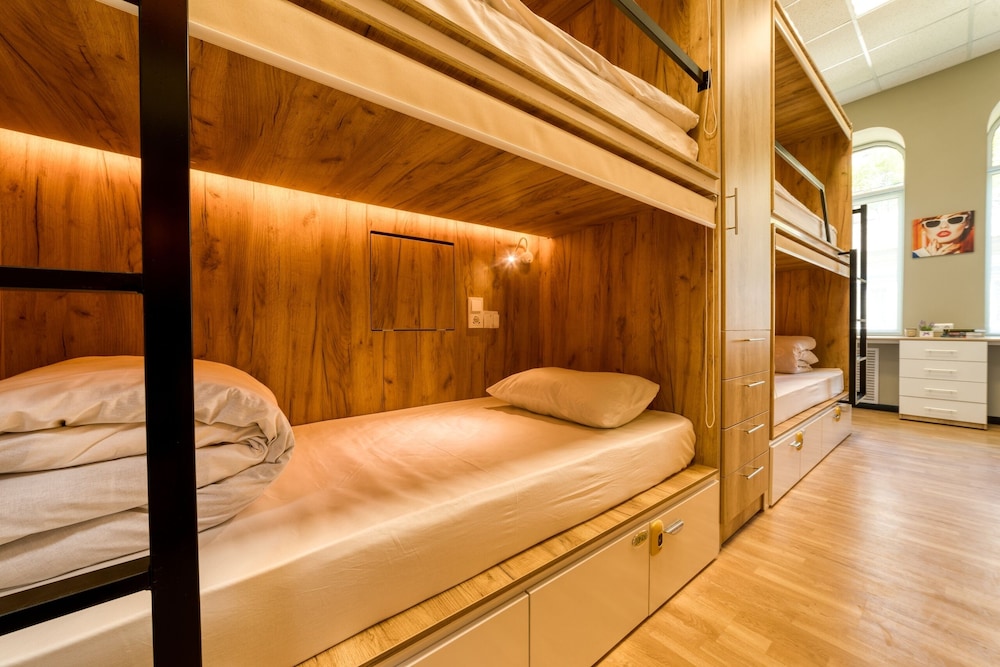 Standard Shared Dormitory, Women Only (8 Beds) photo 2