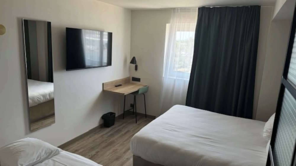 Standard Room, 1 Double Bed with Sofa bed
