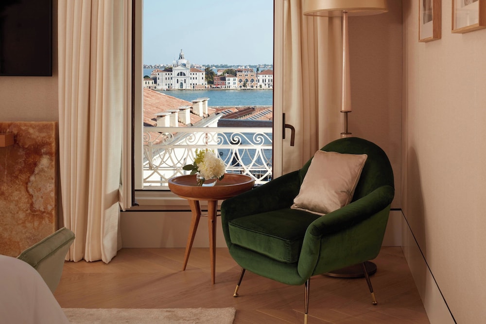 Santa Maria Suite photo 3