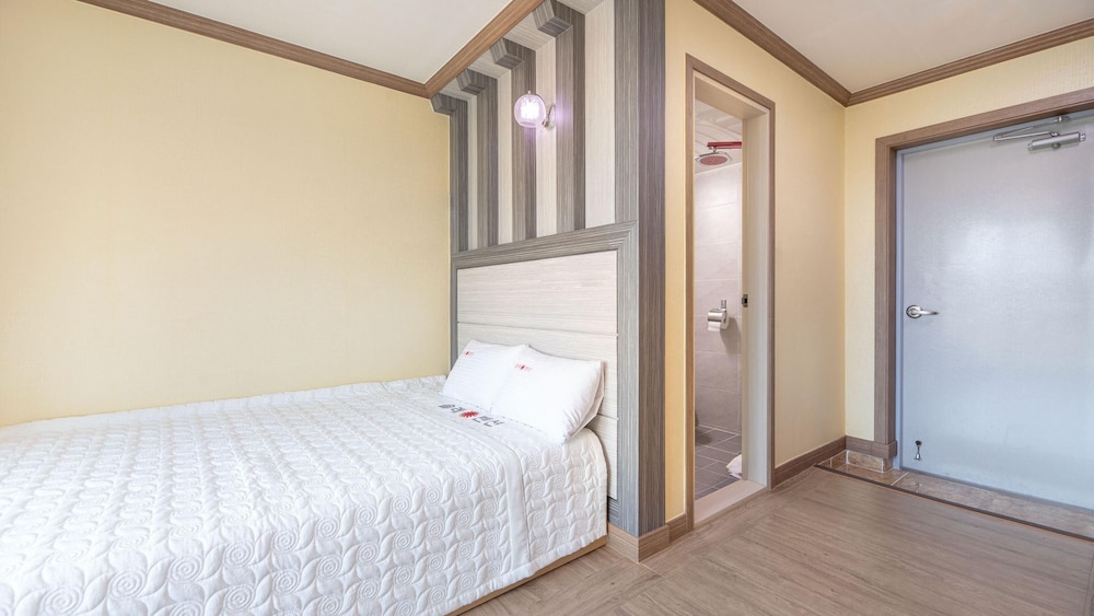 Basic Room, 1 Bedroom (Sole 102(BBQ)) - Photo 9