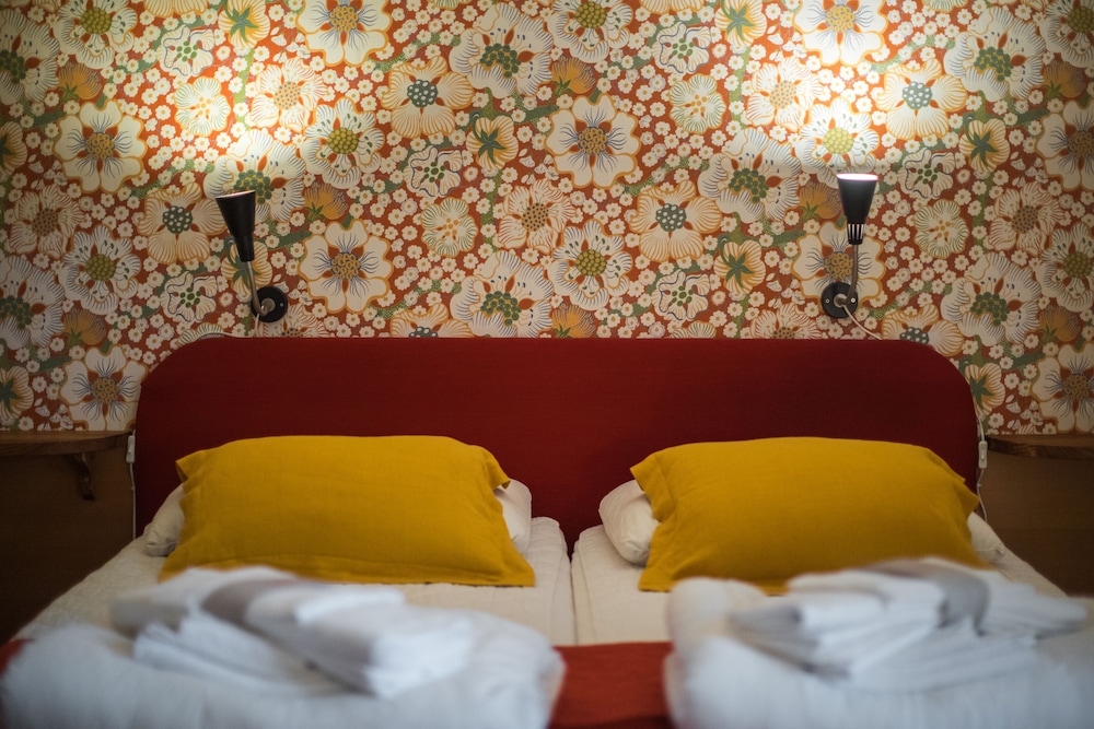 Basic Double or Twin Room - Photo 3