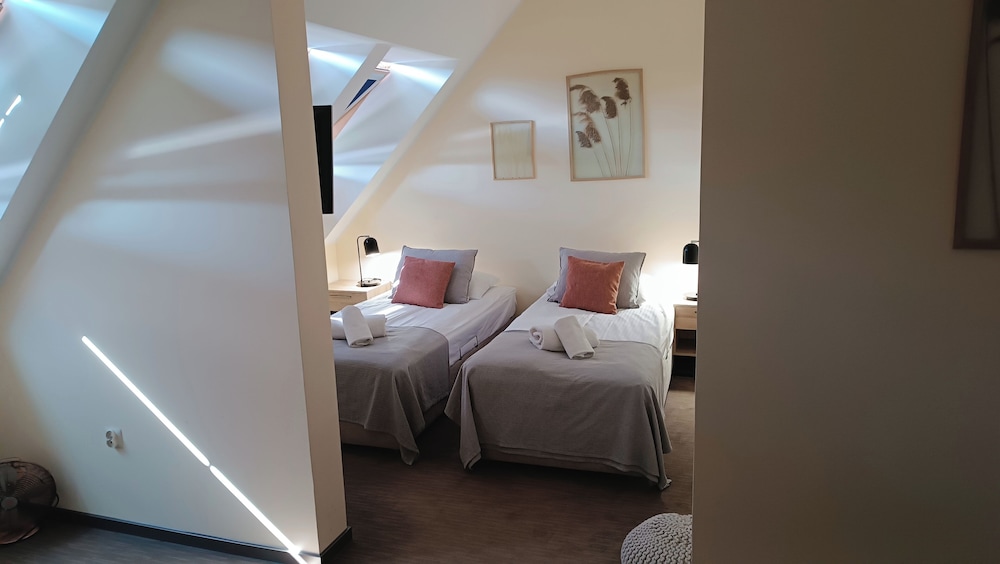 Classic Triple Room, 3 Twin Beds, Non Smoking, Lakeside