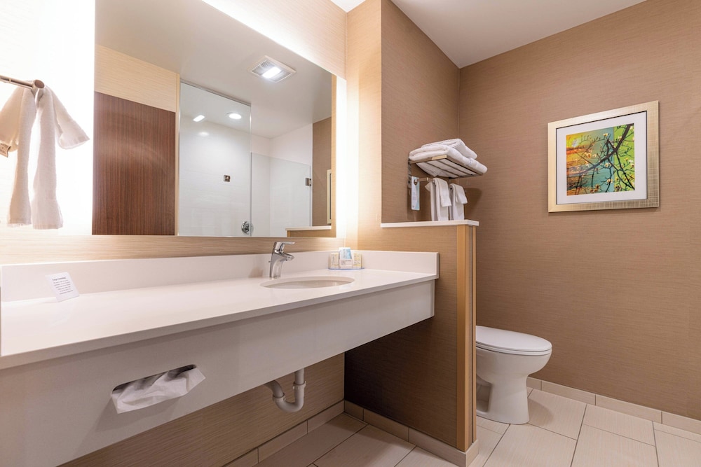 Suite, Multiple Beds (Mobility/Hearing Accessible, Tub) photo 3
