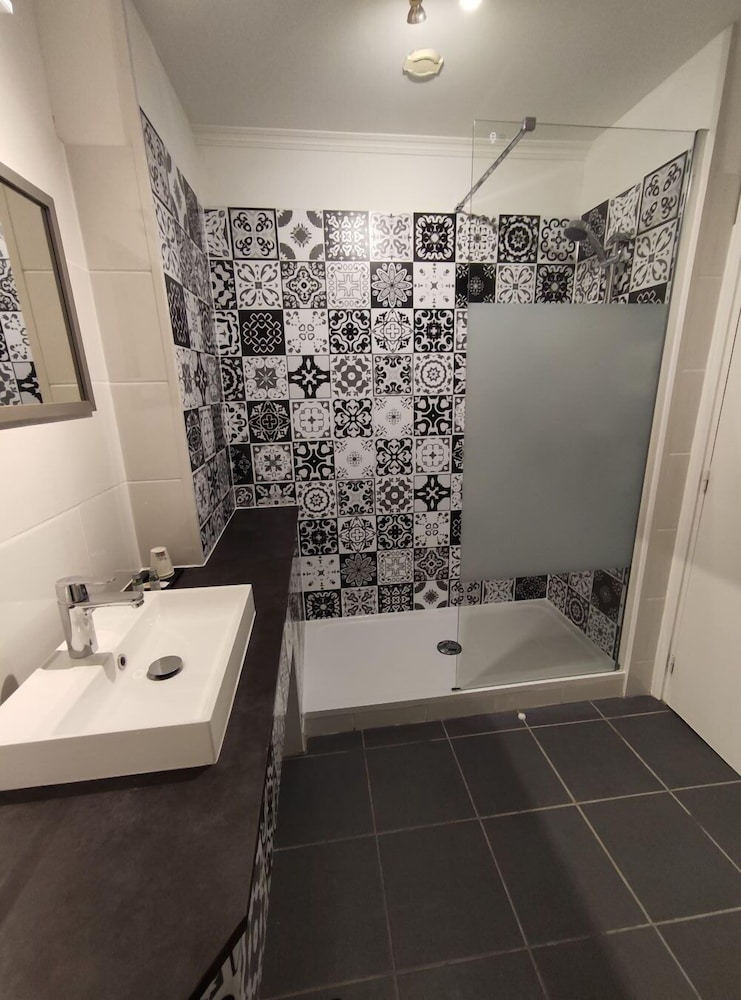 Comfort Triple Room, City View photo 2