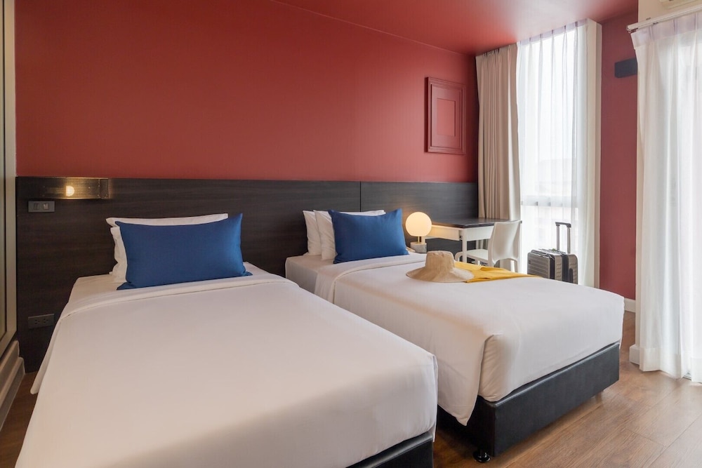 Comfy Double or Twin Suite Room - Photo 1