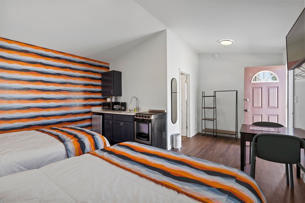 Standard Two Queen Cabin with Kitchenette photo 1
