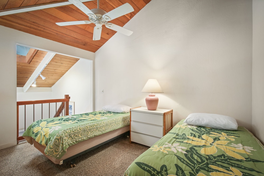 Loft, Multiple Beds, Oceanfront (Kanaloa at Kona, 2 Bath) photo 2