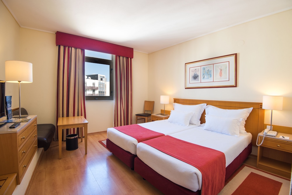 Twin Room - Photo 2