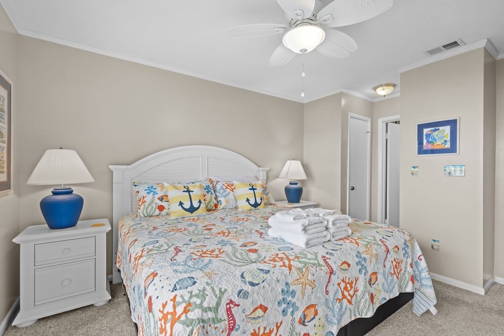 Condo, 2 Bedrooms photo 1