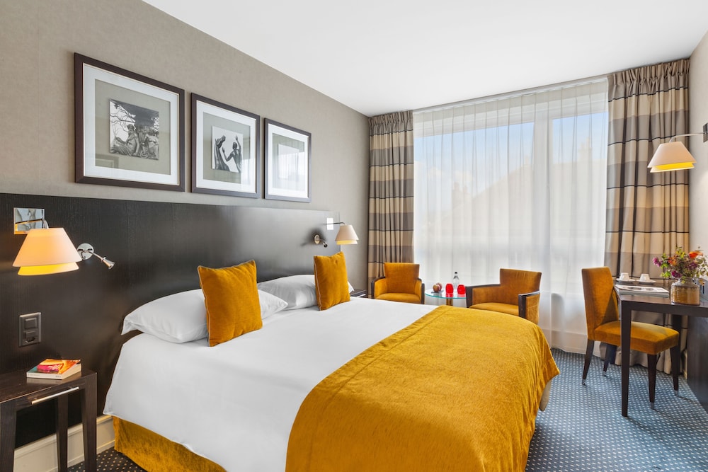 Standard Room thumbnail 5