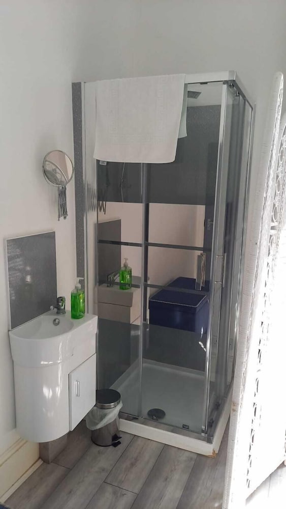 Classic Double or Twin Room, Private Bathroom, Courtyard View photo 2