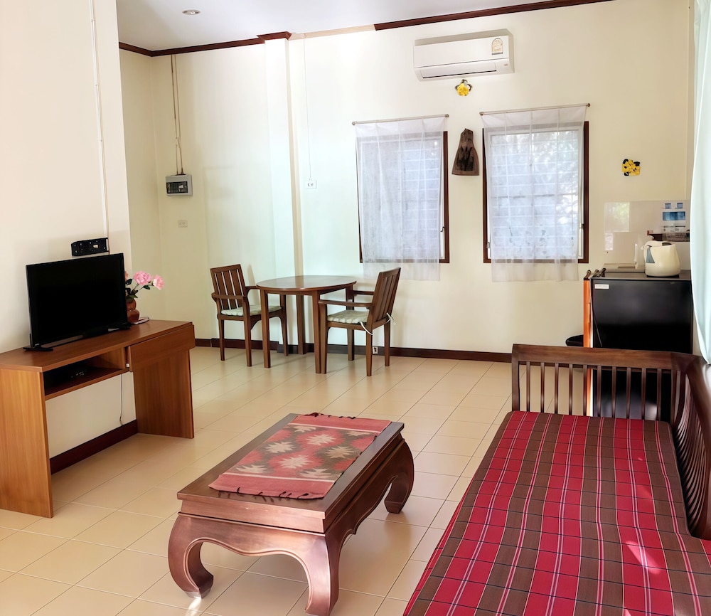 Family Studio Suite, Balcony, Garden View
