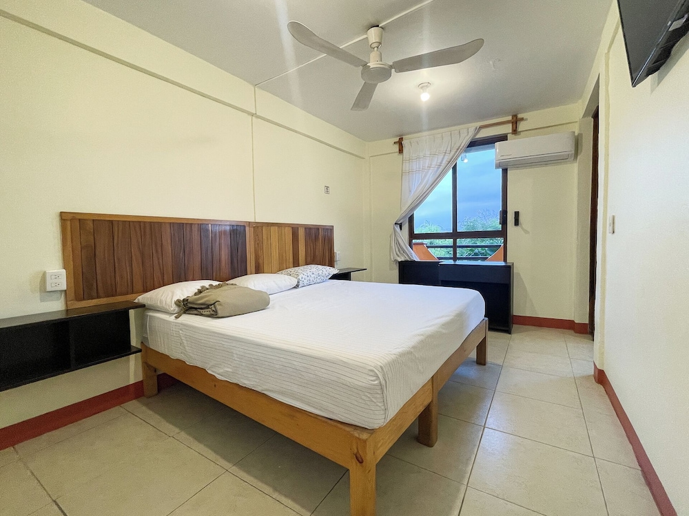 Basic Double Room, 1 King Bed, Non Smoking