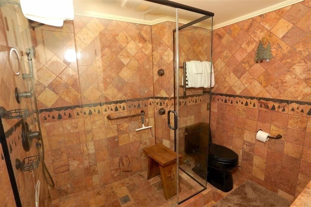 Condo, 1 Bedroom photo 2