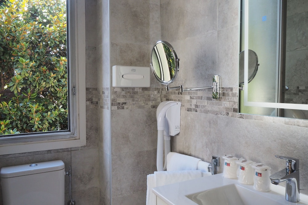 Superior Triple Room - Photo 12