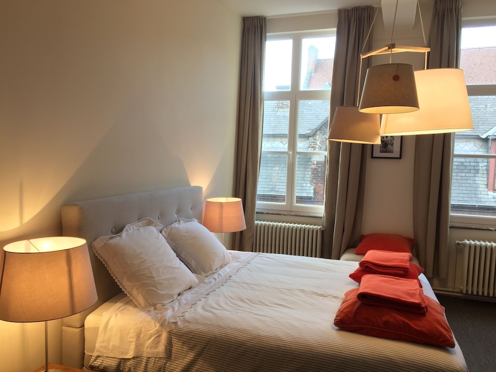 Deluxe Double Room, 1 King Bed (Agate) photo 1