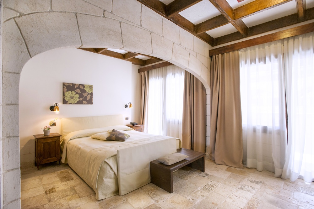 Junior Suite - Photo 1