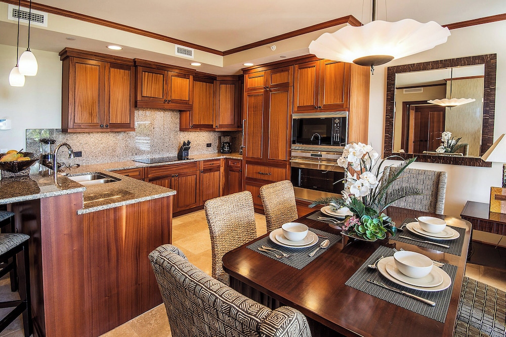Villa, 3 Bedrooms, Accessible Bathtub, Kitchen (Mobility/HearingAccessible, Island Vi)