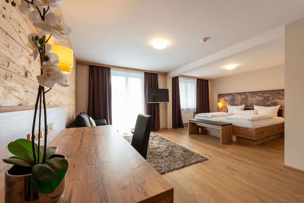 Junior Suite Superior Plus A with Balcony photo 1