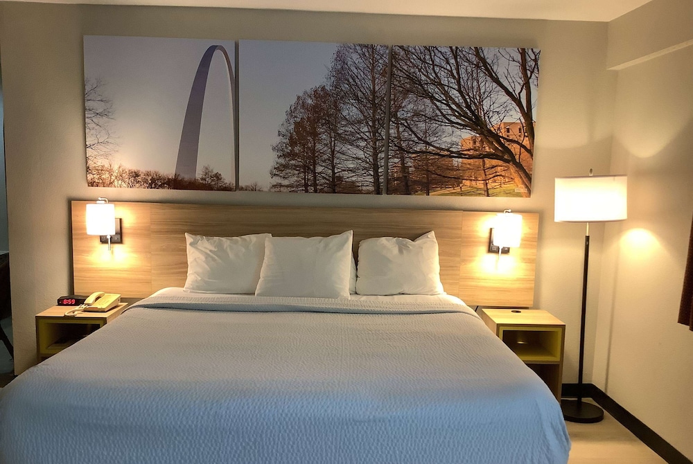Studio Suite, 1 King Bed, Non Smoking - Photo 5