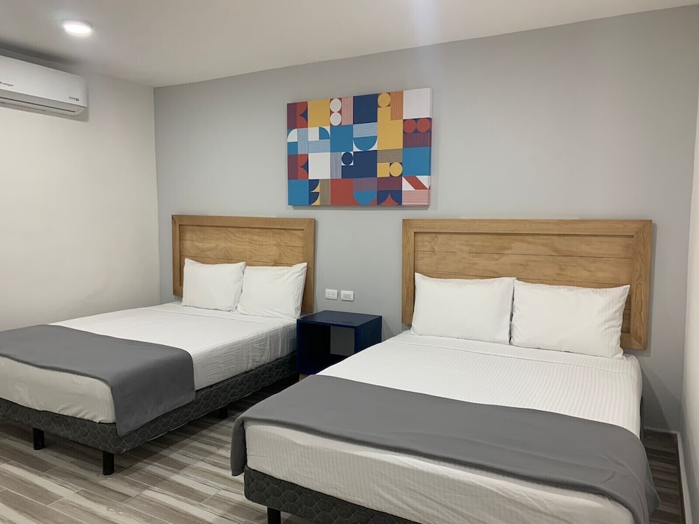 Traditional Double Room, 2 Queen Beds photo 2