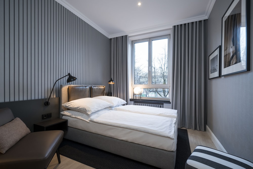Double or Twin Room - Photo 3