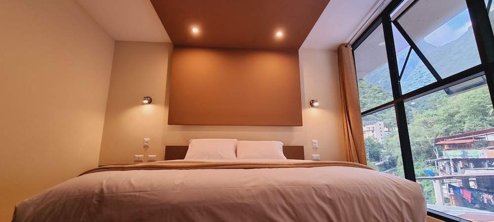 Panoramic Double Room, 1 Queen Bed, Ensuite, Mountain View photo 2