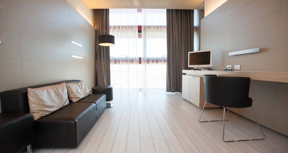 Family Suite, Multiple Beds, Non Smoking - Photo 6