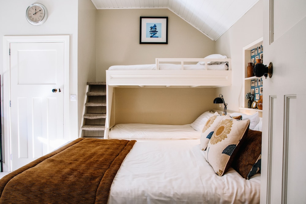 Suite, Ensuite (The Parlour Room)