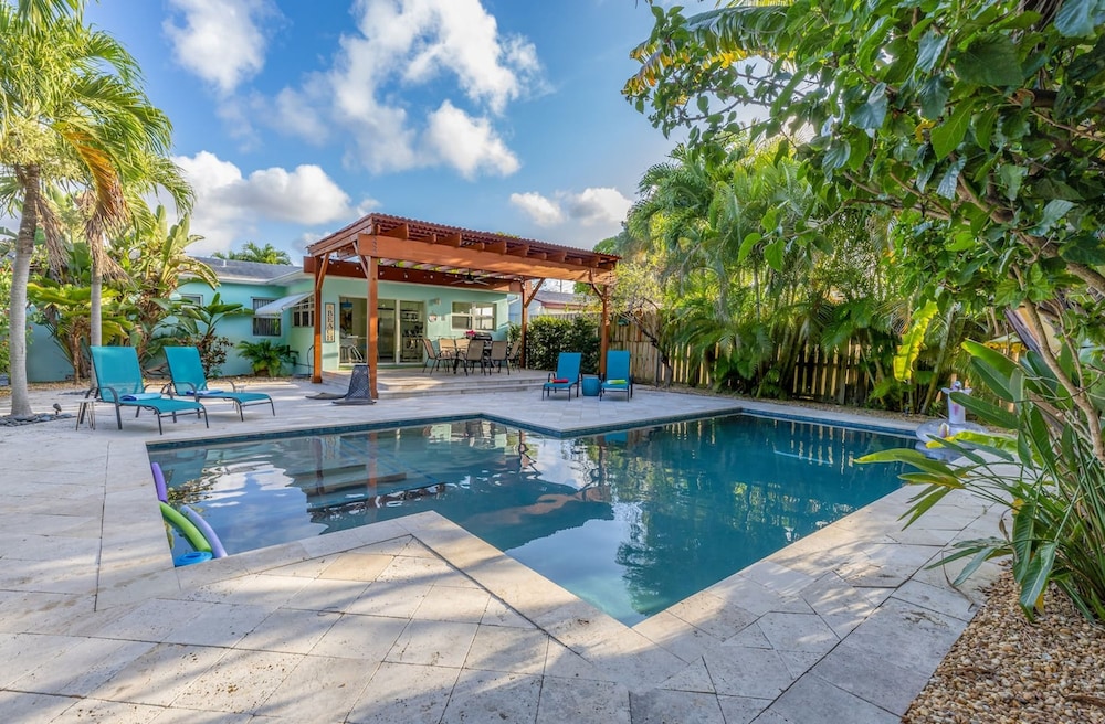 Beachside Bliss Luksus Privat Pool BBQ King Size Seng, Billede 39