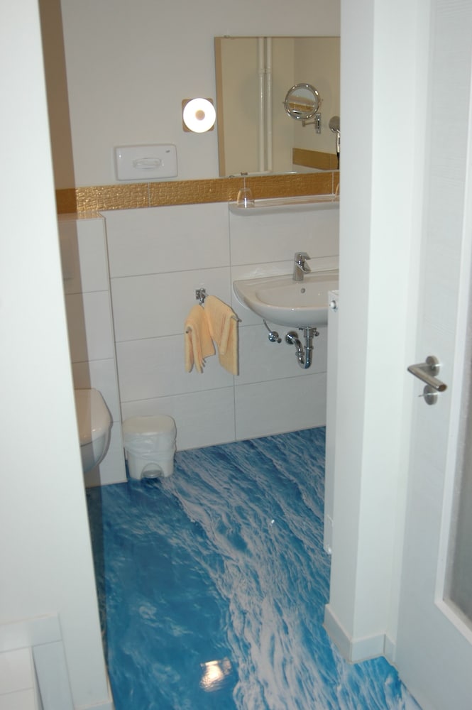 Double Room Gold - Photo 42