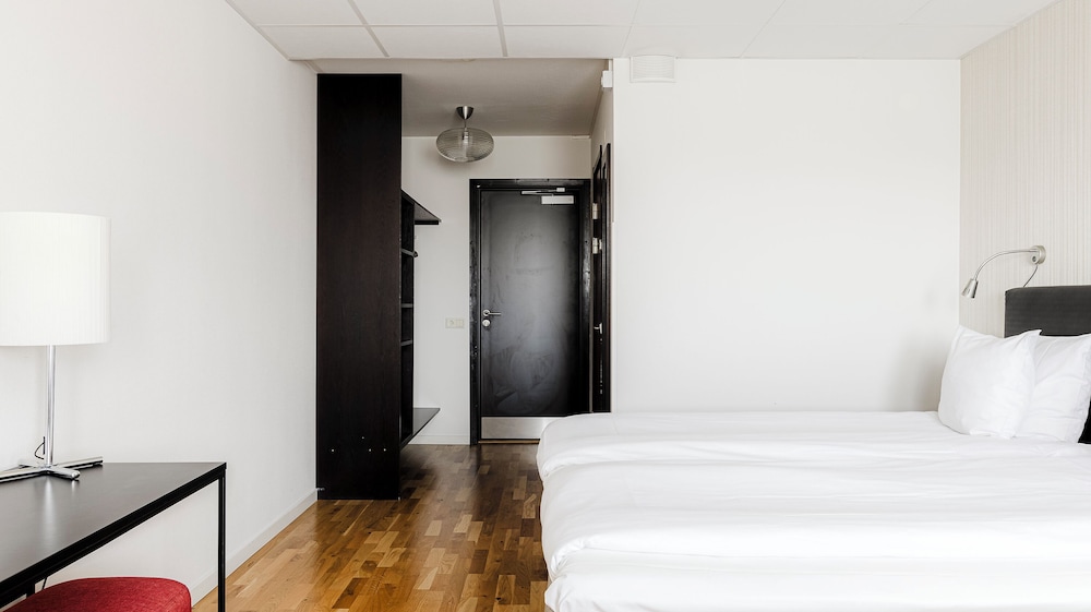 Standard Twin Room - Photo 3